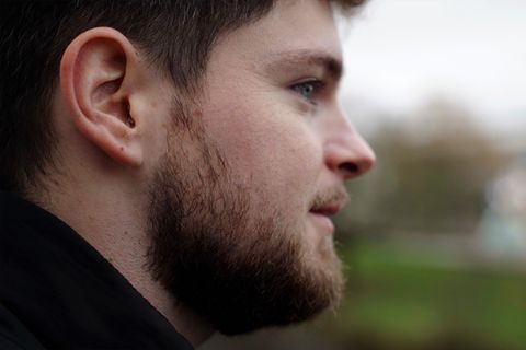 Mit 17 wird Cederik zum Vollwaisen – wie kann ein Junge das ertragen?