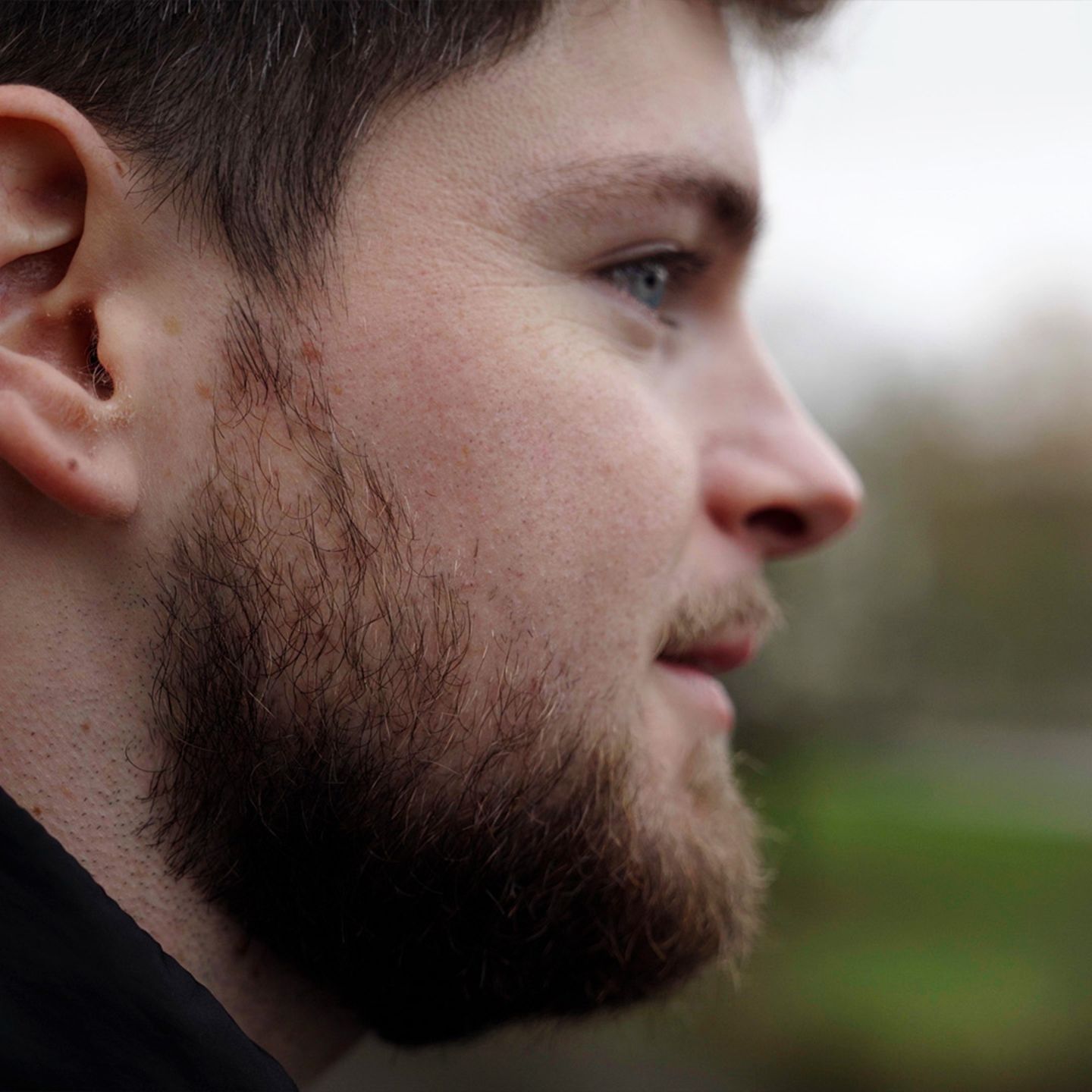 Mit 17 wird Cederik zum Vollwaisen – wie kann ein Junge das ertragen?