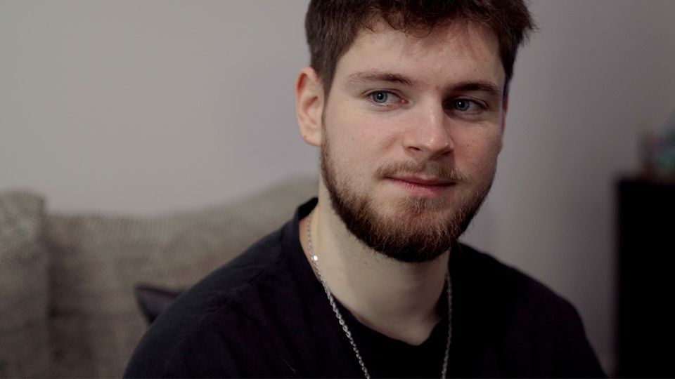 Mit 17 wird Cederik zum Vollwaisen – wie kann ein Junge das ertragen?