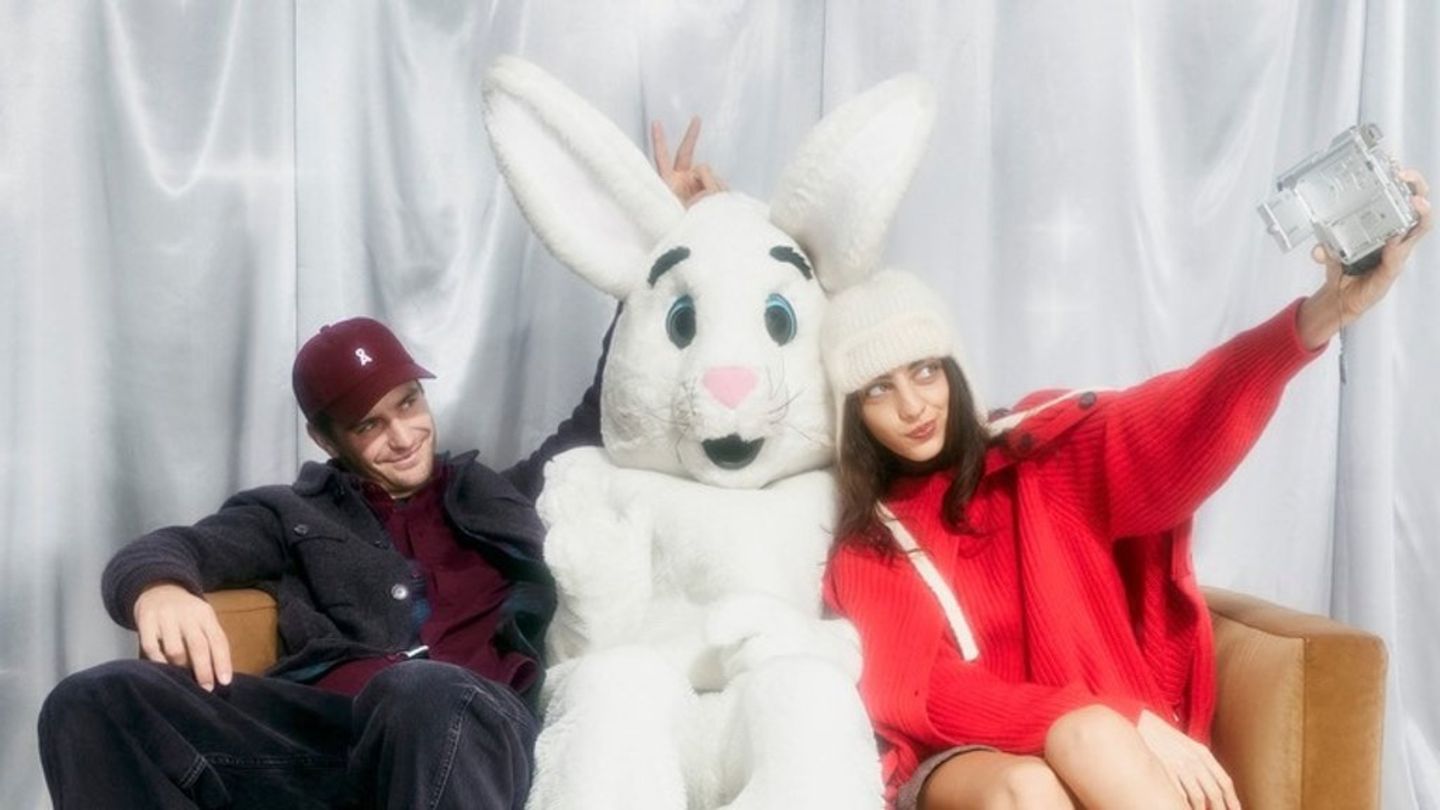 Ja, ist denn das noch Weihnachten? Einige Unternehmen interpretieren Feiertagswerbung 2025 neu.