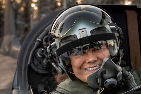 Kronprinzessin Victoria nahm in voller Montur auf dem Rücksitz des Kampfflugzeugs "Jas 39 Gripen" Platz.