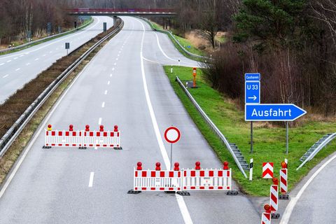 In der Nacht auf Freitag ist die A44 bei Breuna für eine Stunde dicht. (Symbolbild) Foto: Sina Schuldt/dpa