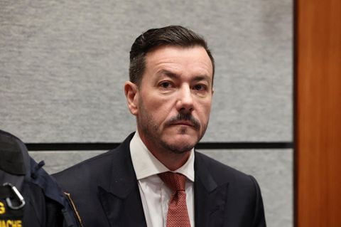 René Benko, Immobilien-Pleitier, in Haft. Will jetzt das Gefängnis kaufen und ein Shopping-Center draus machen