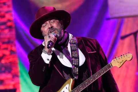 Raul Malo von der Band The Mavericks ist im Alter von 60 Jahren gestorben. Foto: Mark Zaleski/AP/dpa