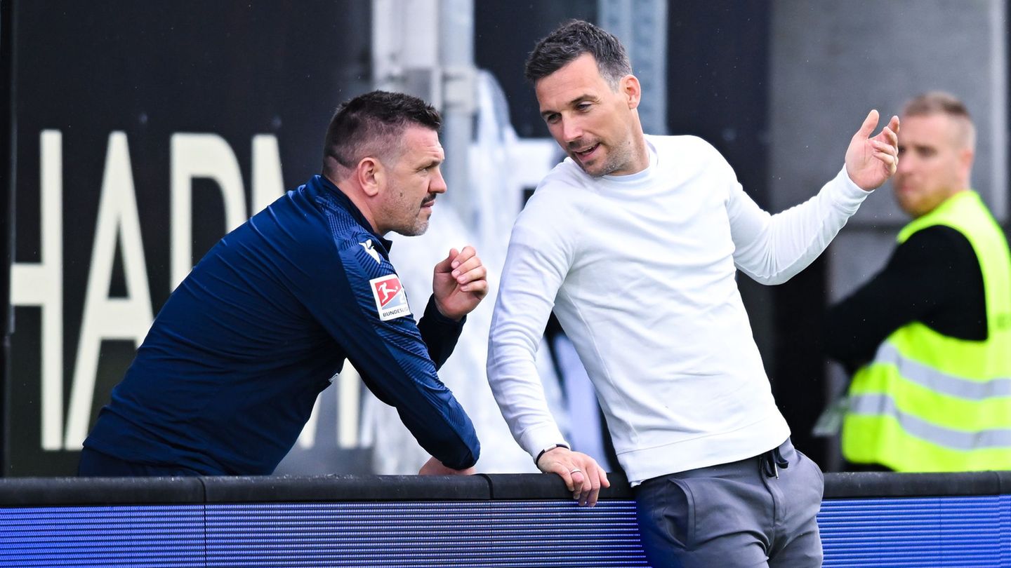 Zlatan Bajramovic (l.) gilt als enger Vertrauter von KSC-Chefcoach Christian Eichner. (Archivbild) Foto: Silas Schueller/DeFodi