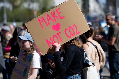 Die EU setzt sich neues Ziel für weniger Treibhausgasemissionen. (Archivbild) Foto: Sven Hoppe/dpa