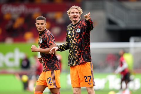 Malick Thiaw (l) und Nick Woltemade von Newcastle United treffen in der Champions League auf Bayer Leverkusen. (Archivbild) Foto