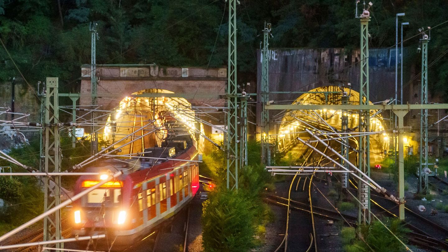 Zum Fahrplanwechsel spricht der Zweckverband von neuen Angeboten sowie mehr Sitzplätzen am Mittelrhein. (Symbolbild) Foto: Andre