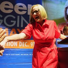 Die gewählte Bürgermeisterin von Miami, Eileen Higgins, feiert nach ihrem Sieg auf einer Party