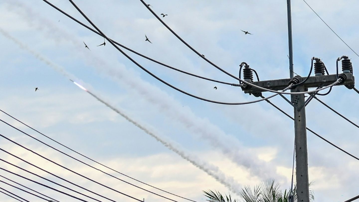Rakete im Grenzgebiet zwischen Thailand und Kambodscha