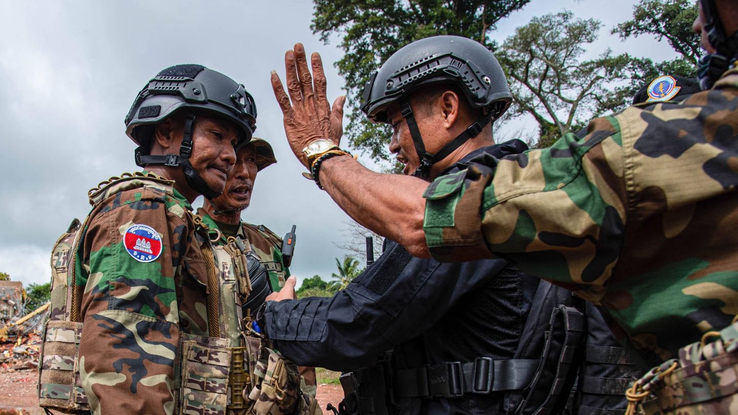Soldaten aus Kambodscha und Thailand