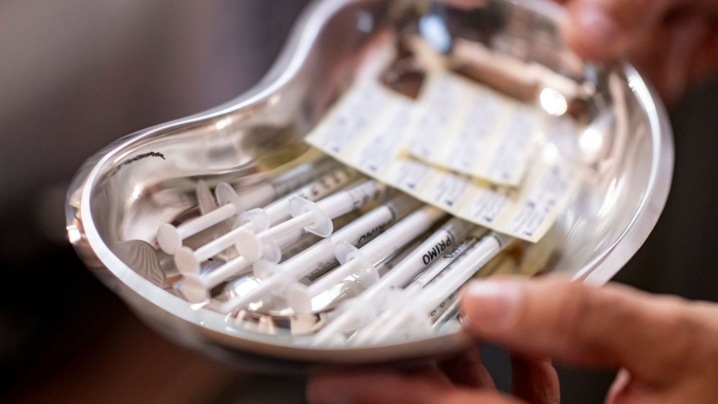 Die Zahl der anerkannten Impfschäden im Norden ist gering. (Symbolbild) Foto: Fabian Sommer/dpa