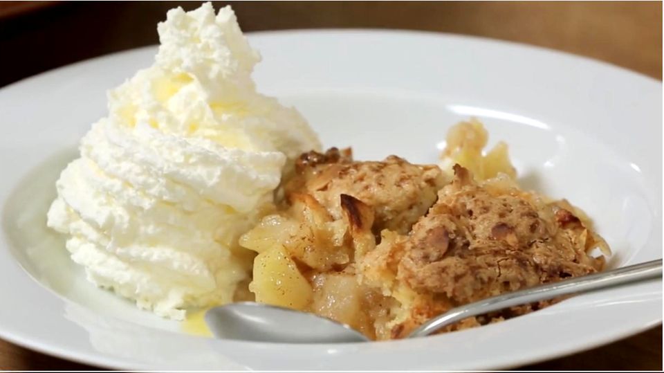 Apple Crumble kann so einfach sein: Das Rezept im Video
