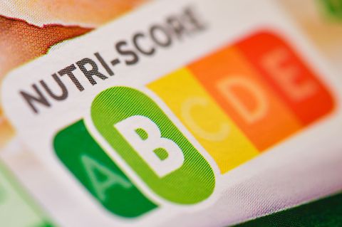 Laut einer Umfrage im Auftrag von Foodwatch ist der "Nutri-Score" inzwischen breit bekannt. (Symbolbild) Foto: Patrick Pleul/dpa