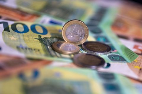 Die Bremische Bürgerschaft diskutiert über die Ausgaben für die nächsten beiden Jahre. (Symbolbild) Foto: Monika Skolimowska/dpa