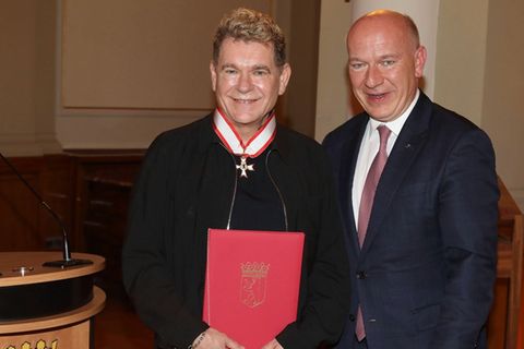 Peter Plate (l.) und Kai Wegner bei der Verleihung des Verdienstordens des Landes Berlin.