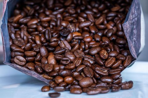 Die Verbraucherzentrale Sachsen-Anhalt untersuchte stichprobenartig die Füllmengen von Lebensmitteln. Besonders bei Kaffeebohnen