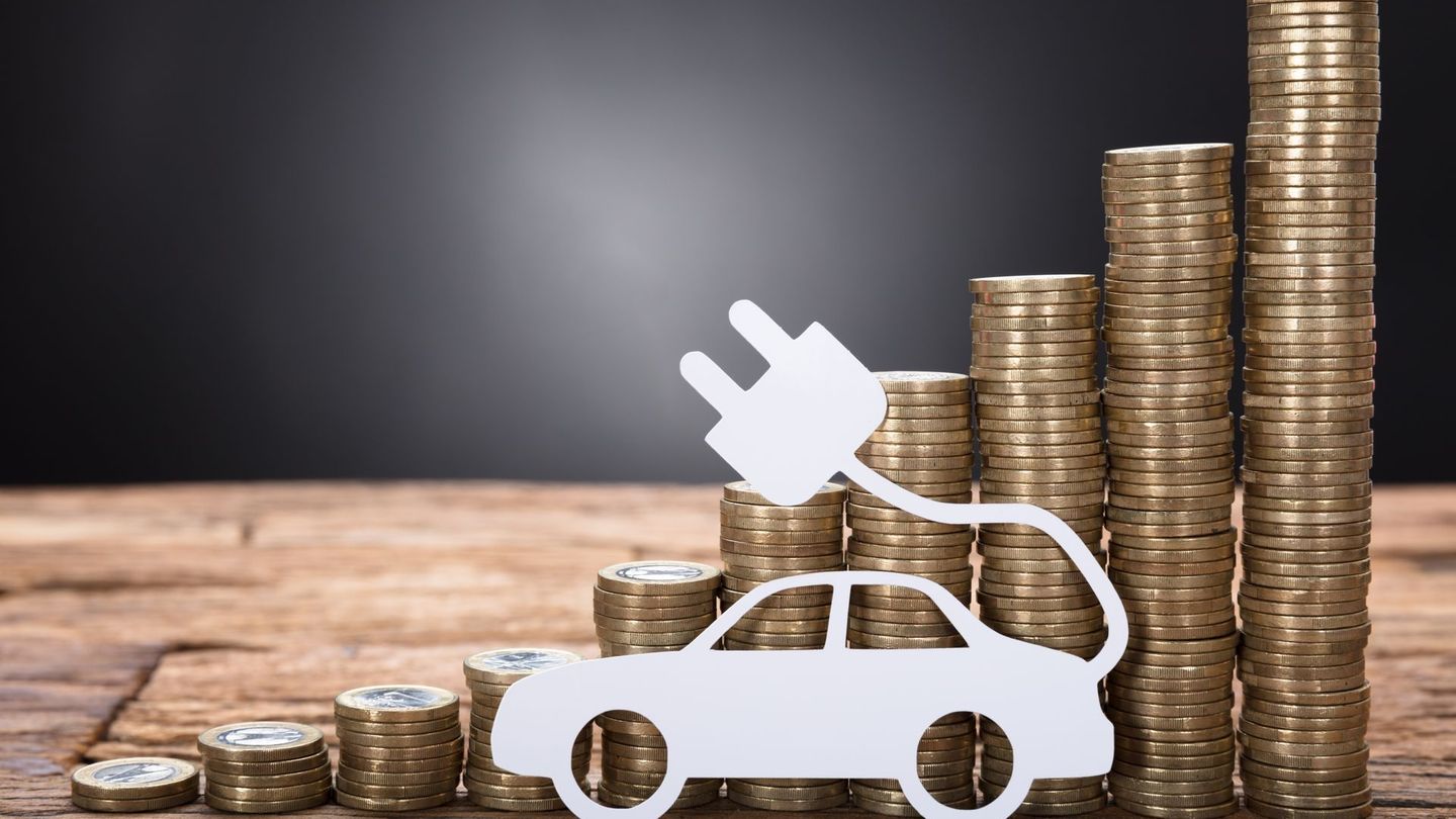 Mit bis zu 5.000 Euro pro Haushalt will die Bundesregierung Einkommensschwache beim Kauf von E-Autos unterstützen.