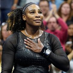 Tennis-Star Serena Williams nach einem Match bei der Siegerehrung