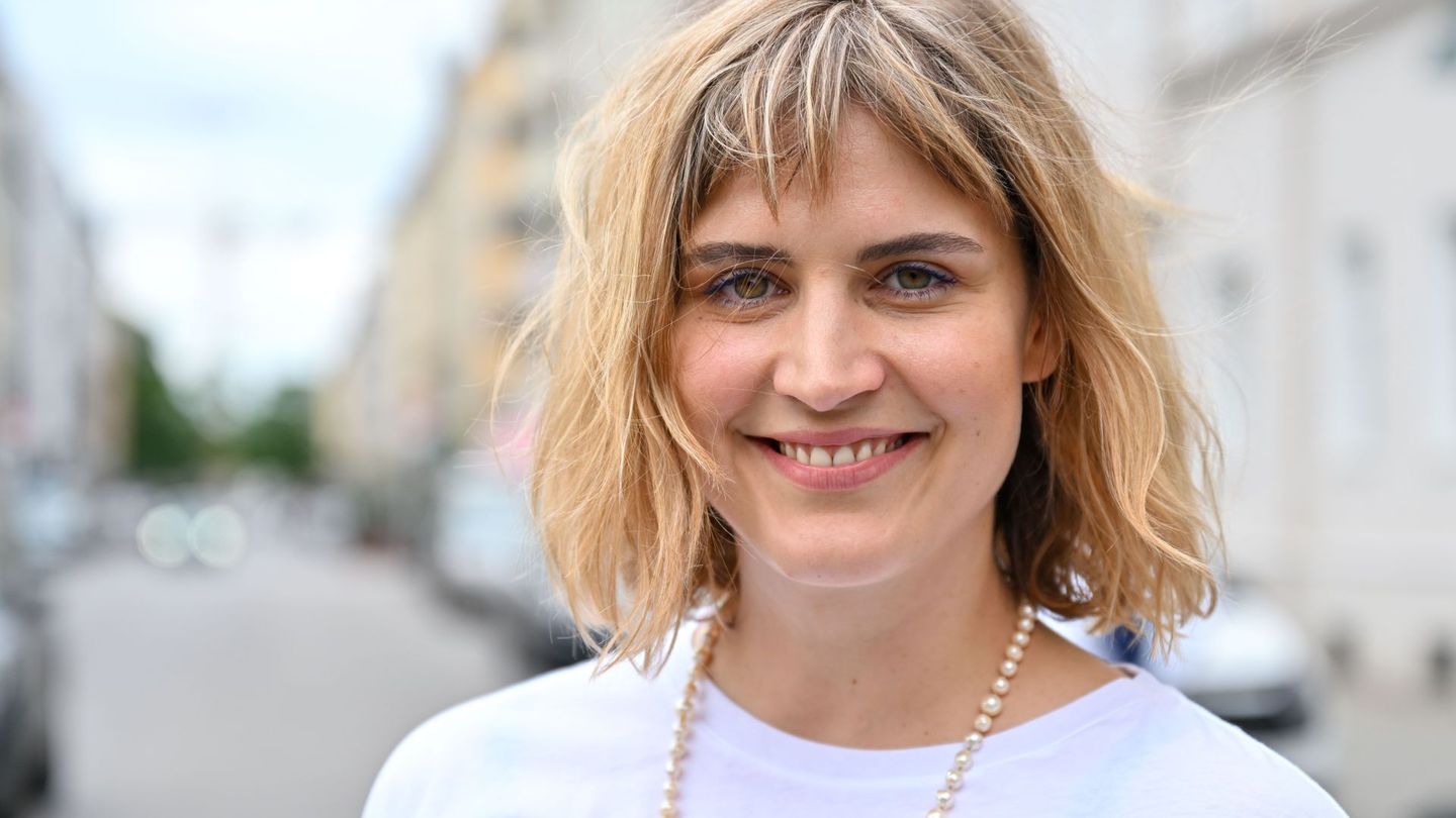 Interview zum ARD-Film "Weihnachtsüberraschungen": "Enttäuschungen gehören nun mal zu meinem Beruf": Morgane Ferru über das Leben als Schauspielerin