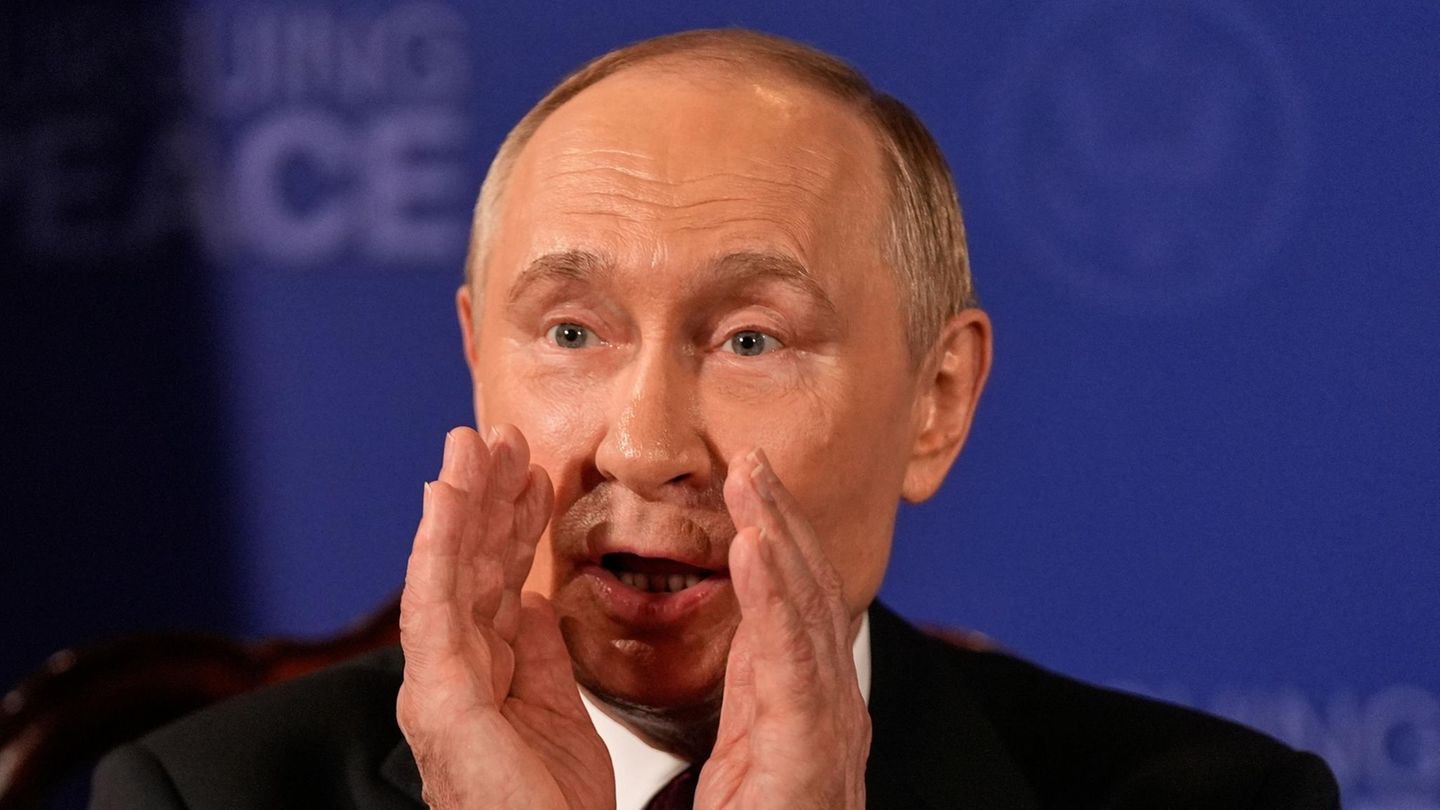 Wladimir Putin während eines Treffens mit US-Präsident Trump im August 2025