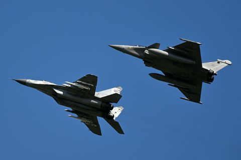 Serbische Kampfflugzeuge vom Typ MiG-29 im September