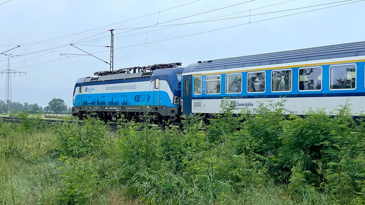 Auf der Strecke Dresden-Prag kam es in den vergangenen Wochen immer wieder zu Einschränkungen wegen Bauarbeiten. (Archivbild) Fo