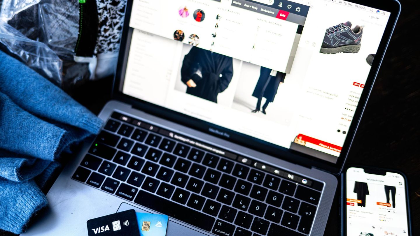 Online-Shopping wird im Südwesten beliebter. (Symbolbild) Foto: Sina Schuldt/dpa/dpa-tmn