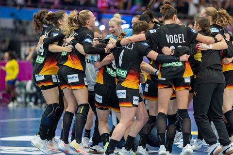 Das deutsche Team beim Jubel über den Einzug ins Halbfinale.