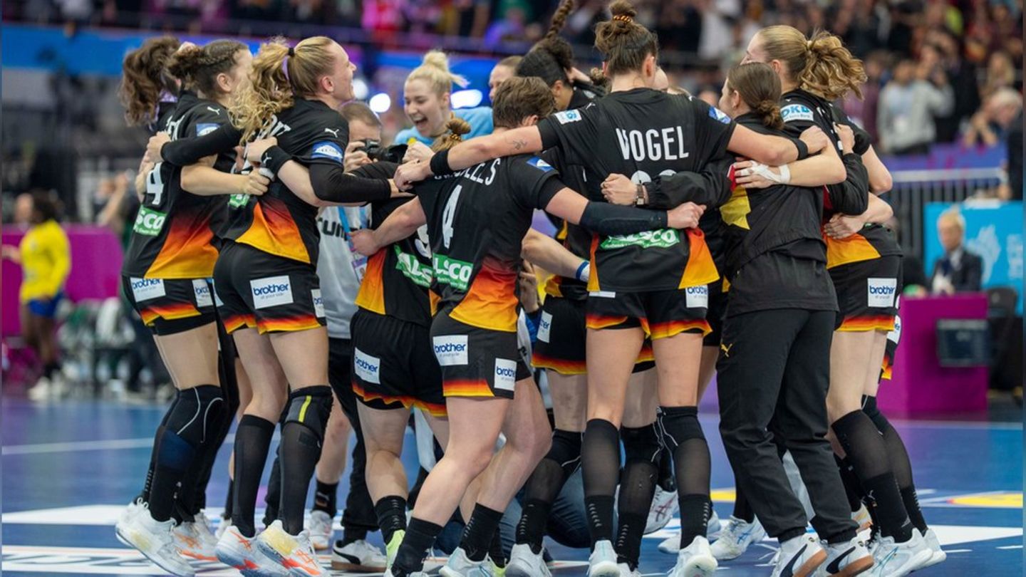 Das deutsche Team beim Jubel über den Einzug ins Halbfinale.