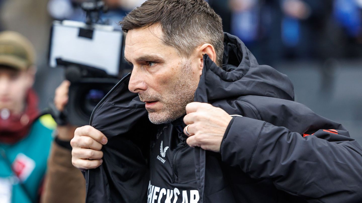 Hertha-Trainer Stefan Leitl fordert von seinen Profis mehr Intensität auf dem Platz. (Archivbild) Foto: Andreas Gora/dpa