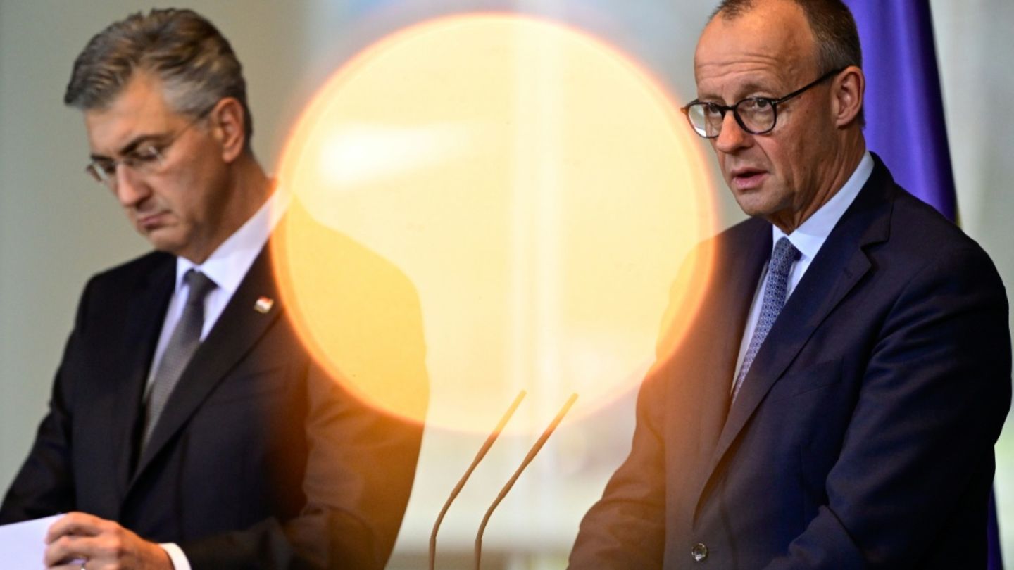 Merz (r.) bei seiner Pressekonferenz mit Plenkovic