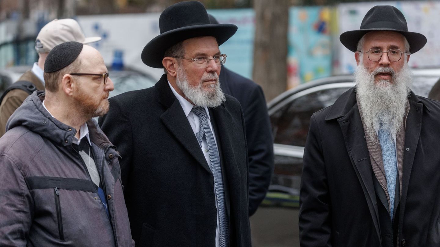 Auf dem Platz soll die ehemalige Bornplatzsynagoge wieder aufgebaut werden. Foto: Markus Scholz/dpa