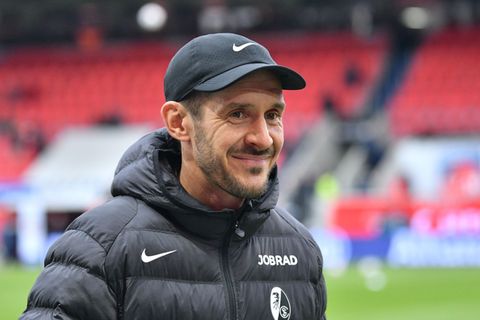 Freiburgs Trainer Schuster erhofft sich gegen Salzburg drei Punkte. Foto: Jan-Philipp Strobel/dpa