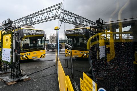 Der neue Betriebshof für E-Busse in Treptow soll 2027 in Betrieb gehen. Foto: Jens Kalaene/dpa