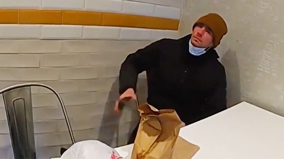 Neue Aufnahme zeigt CEO-Killer kurz vor Festnahme