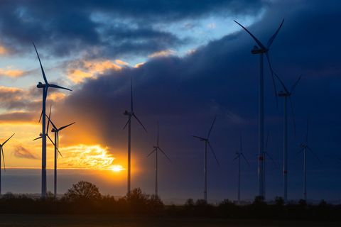 Kontroverse Debatte im Parlament über die Windenergie. (Archivbild) Foto: Patrick Pleul/dpa