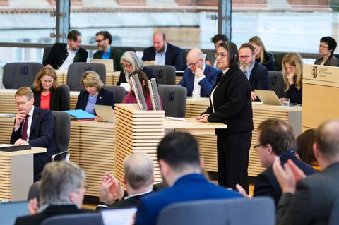 Schleswig-Holsteins Landtag hat den Haushalt für 2026 beschlossen. Foto: Frank Molter/dpa