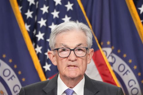 Die US-Notenbank Federal Reserve um den Vorsitzenden Jerome Powell hat erneut den Leitzins gesenkt. Foto: Jacquelyn Martin/AP/dp