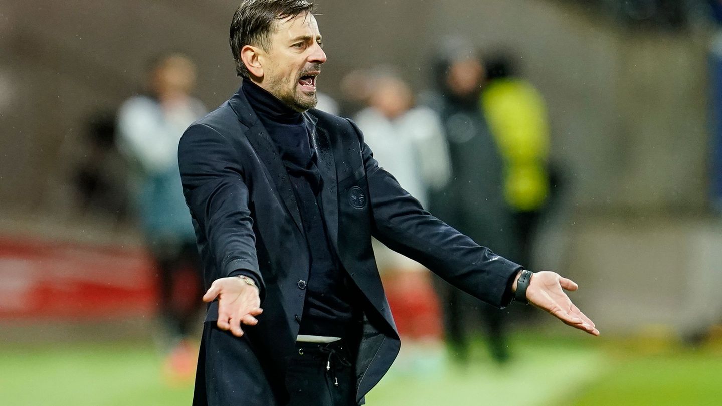 Niko Arnautis und die Eintracht-Frauen erlebten den nächsten Rückschlag. (Archivbild) Foto: Uwe Anspach/dpa