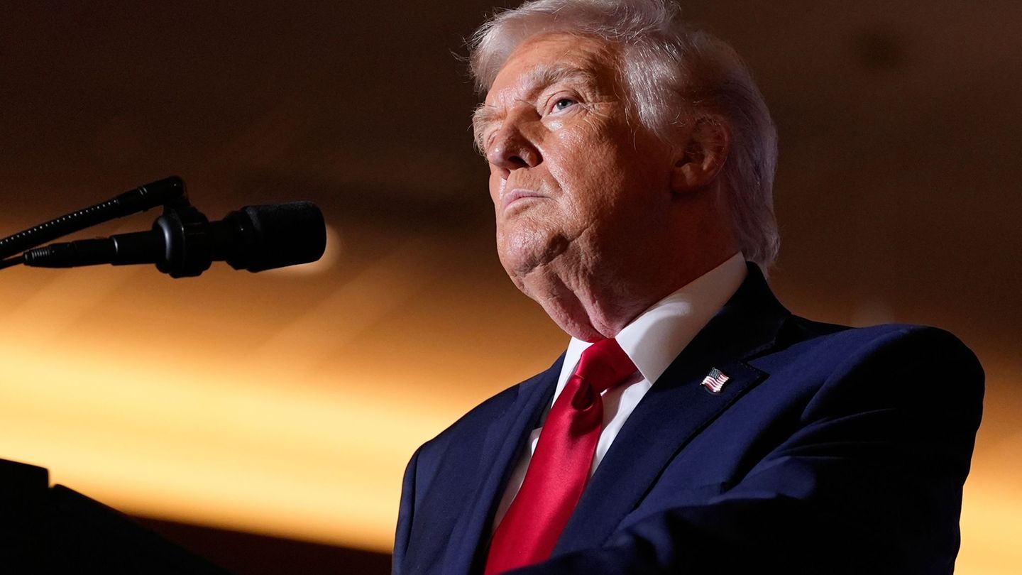 Seit Wochen verschärft Trump den Ton gegenüber Venezuela. Foto: Alex Brandon/AP/dpa