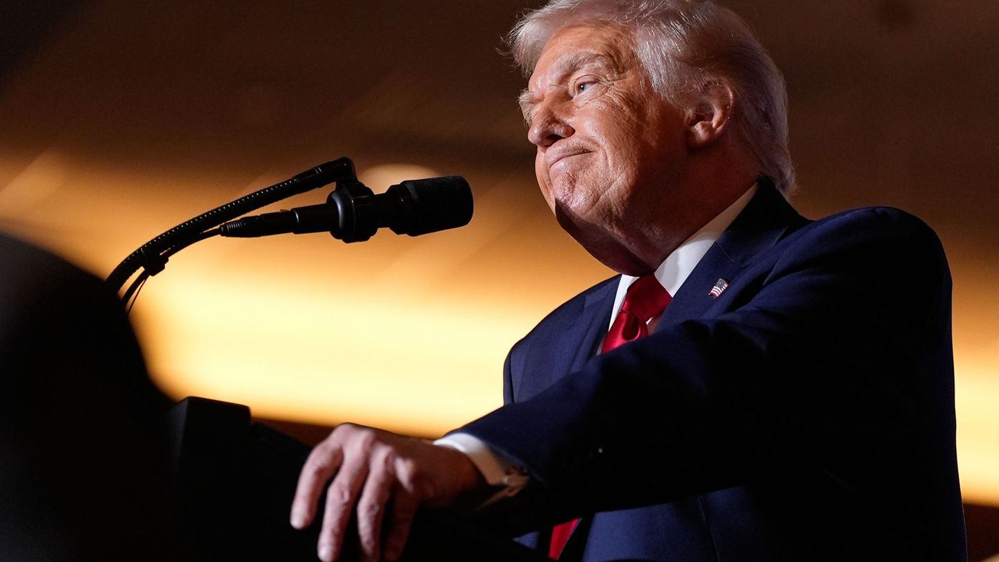 Trump spricht von geplantem Treffen mit Selenskyj und den Europäern Foto: Alex Brandon/AP/dpa