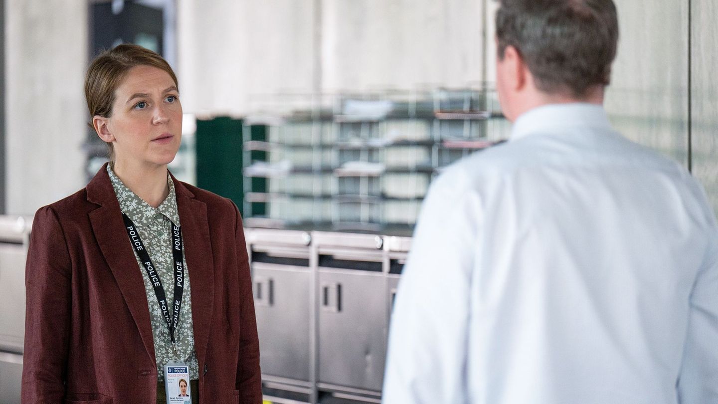 In einem für ihren Chef (Stuart McQuarrie) abgeschlossenen Fall stößt Sarah Collins (Gemma Whelan) auf eine neue Spur, der sie a