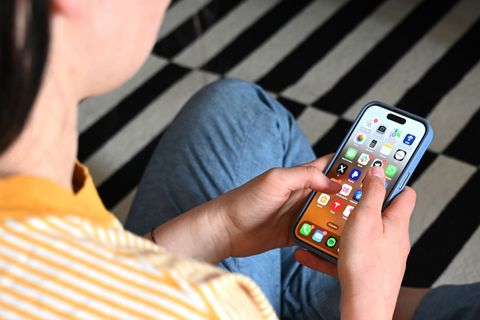 Junge Leute in Deutschland nutzen die großen Social-Media-Plattformen weniger intensiv als noch vor einem Jahr. (Symbolbild) Fot