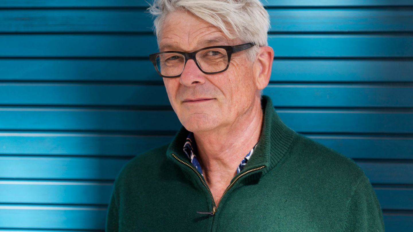 Daniel Hausig erhält den Deutschen Lichtkunstpreis 2026. (Handout) Foto: Maria Leverenz/Kunstmuseum Celle/dpa