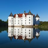 Eines der bedeutendsten Renaissanceschlösser in Nordeuropa ist das Schloss Glücksburg bei Flensburg. Auf einer ehemaligen Klosteranlage 1587 von Herzog Johann dem Jüngeren errichtet, ist der historische Bau bis heute kaum verändert. Das Wasserschloss diente als Stammsitz der herzoglichen Familie und war zeitweilige Residenz des dänischen Königshauses.