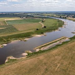 Blick auf die Elbe zwischen Bösewig und Klöden. (Archivbild) Foto: Jan Woitas/dpa