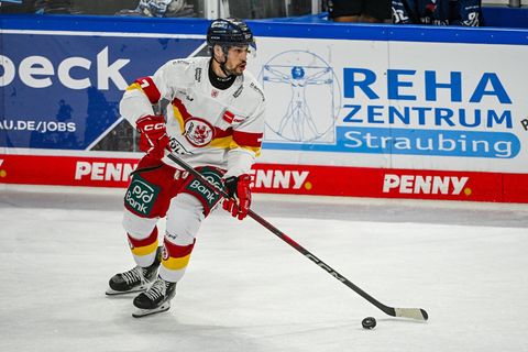 Sinan Akdag wird ein Nürnberger. Foto: Armin Weigel/dpa
