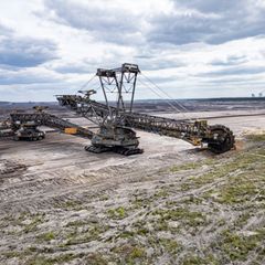 Die Leag plant, für die Erweiterung des Tagebaus Nochten auch ein privates Waldstück abzubaggern. (Archivbild) Foto: Robert Mich