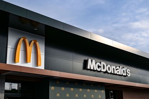 Im Internet hagelte es negative Reaktionen über den "KI-Mist". (Symbolbild) Foto: Jens Kalaene/dpa